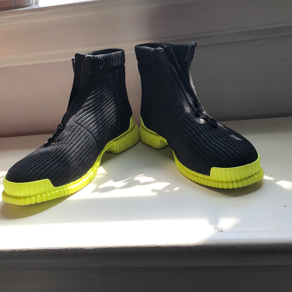Camper Pix Lab corduroy booties